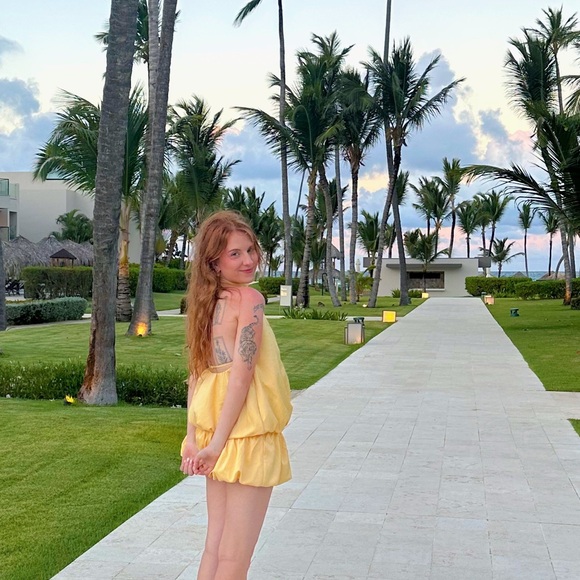 Meet your Posher, Madi - Picture 2 of 4